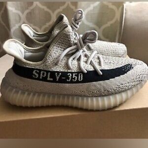 Yeezy 350 Slate 6.5 US Mens or 8 womens
